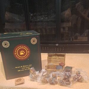 Boyds Collection Bailey's Ol' Trunk With A Mother's Love. Style#02003-71